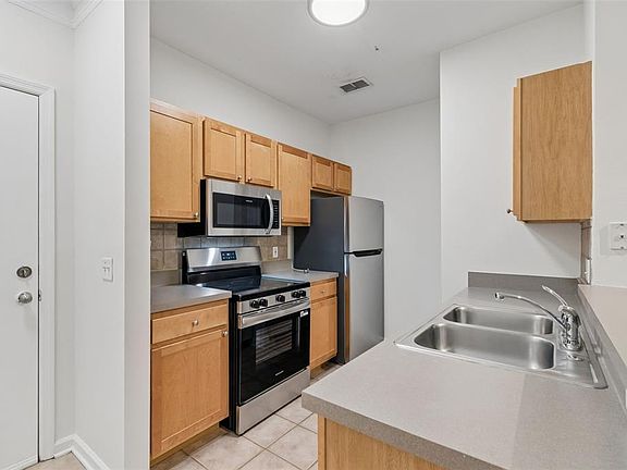 4th image of 4207 S DALE MABRY HIGHWAY #8302