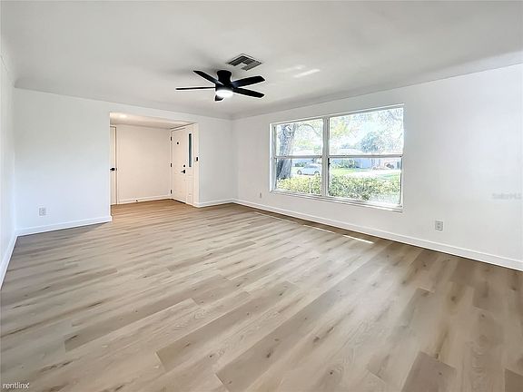 4th image of 2773R 63rd Ave S