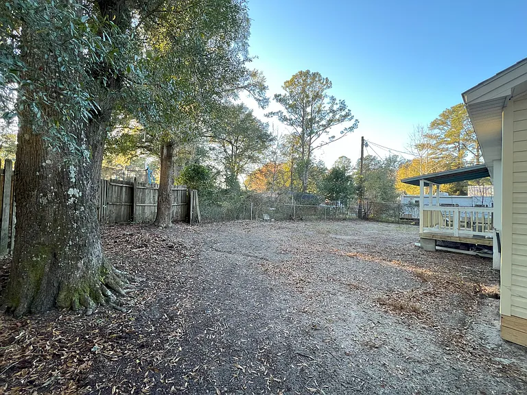 404 S Maple St — Photo 12