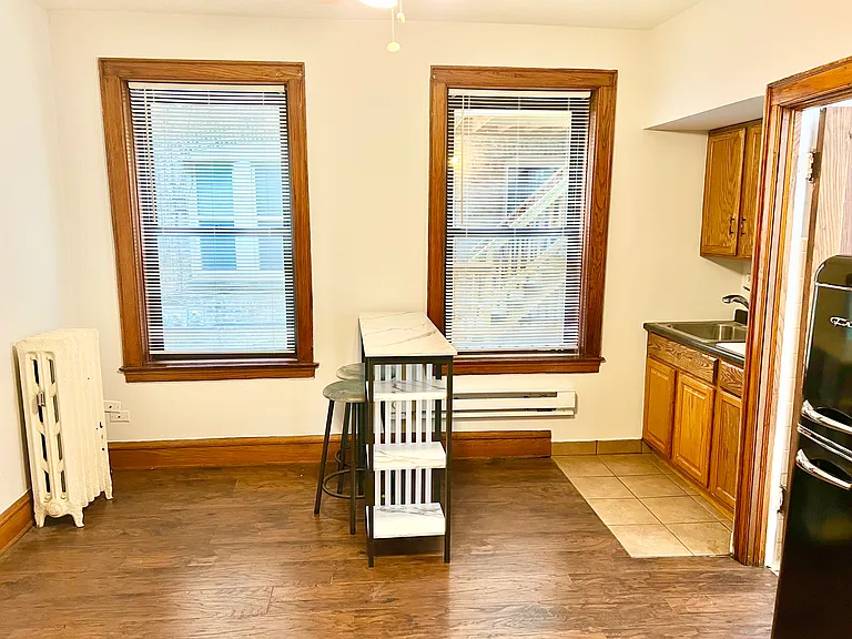915 W Sheridan Rd #6 — Photo 5