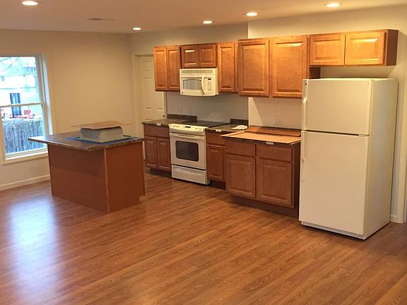 Eat in kitchen
