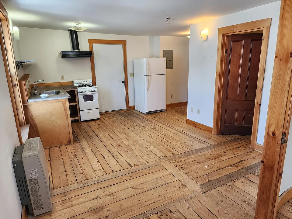 3 S Craftsbury Rd #3