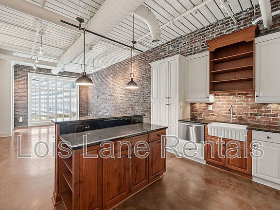 3rd image of 175 Concord St #204-1
