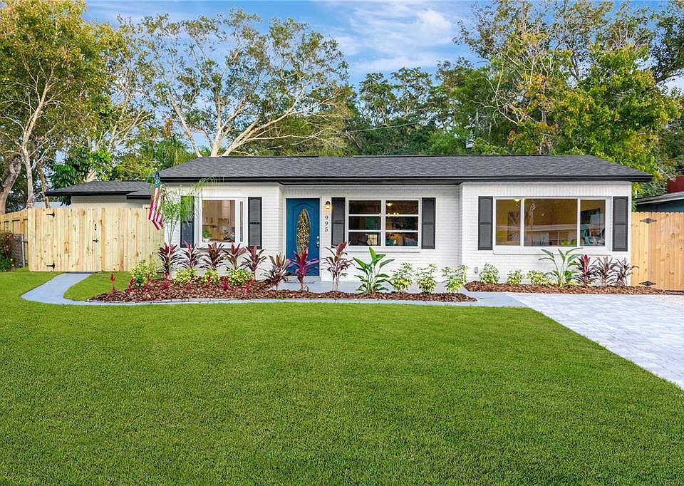 1st image of 995 CEDARWOOD AVENUE