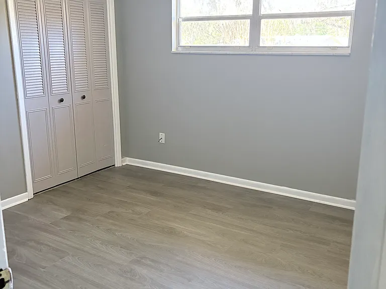 3421 & 3423 SW 27th St — Photo 15