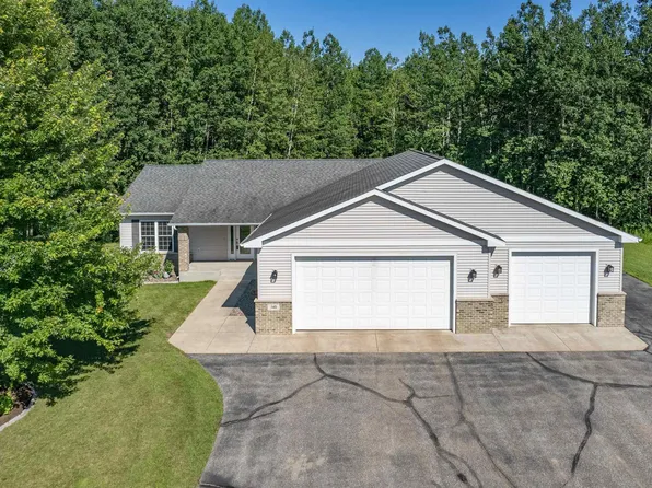 140 Parkwood Dr, Wrenshall, MN 55797