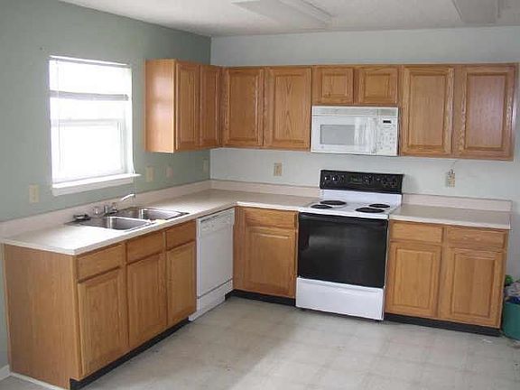 5th image of 1281 N Rosemary Ct