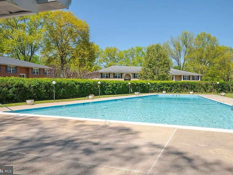 211 Crocker Dr #1-B — Photo 26