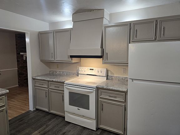 4th image of 2610 Forestville Dr #2610