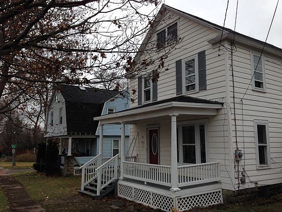 3rd image of 39 Livingston Ave