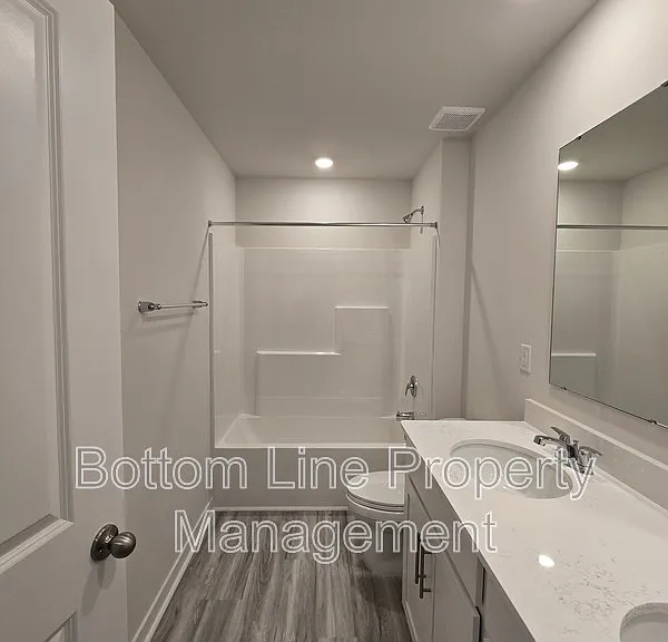 549 Blackpool Ct — Photo 35