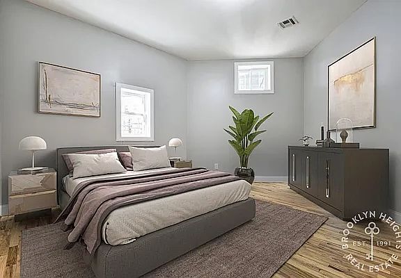 4th image of 546 Chauncey St #1