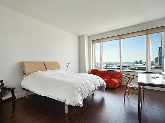2nd image of 70 Little St W #14C