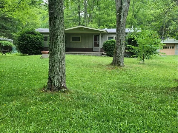 1062 Ridge Rd, Vienna, OH 44473