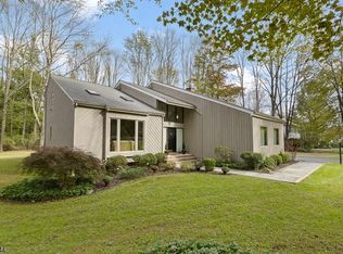 7 Warren Cutting Rd, Chester, NJ 07930