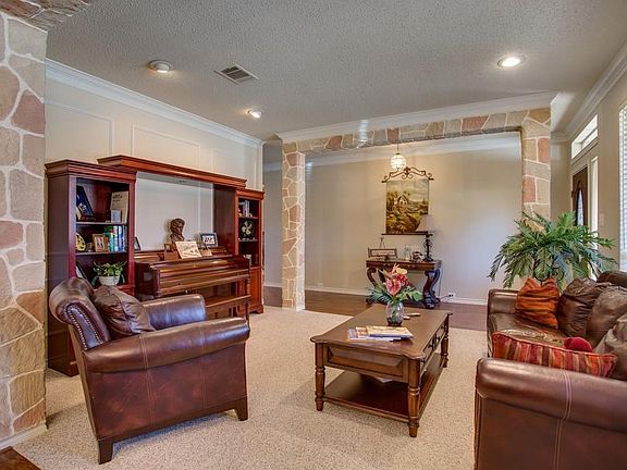 4th image of 2120 Elm Creek Ln