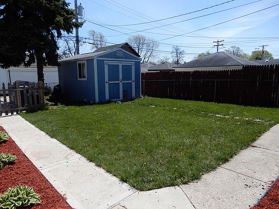 3rd image of 3331 Rose St