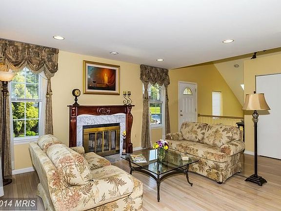 4th image of 2400 Shadywood Cir