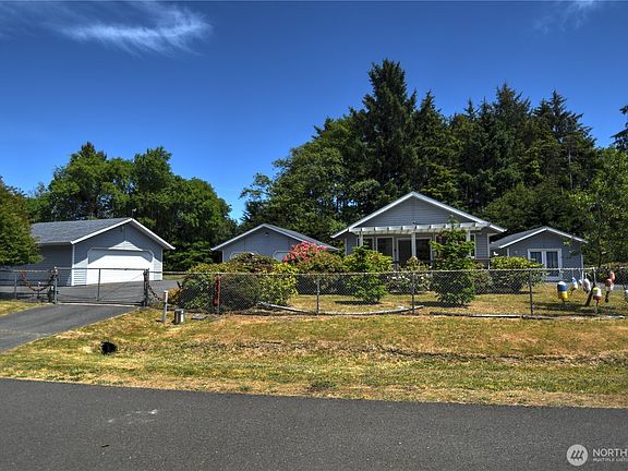3rd image of 558 Meadow Avenue NE