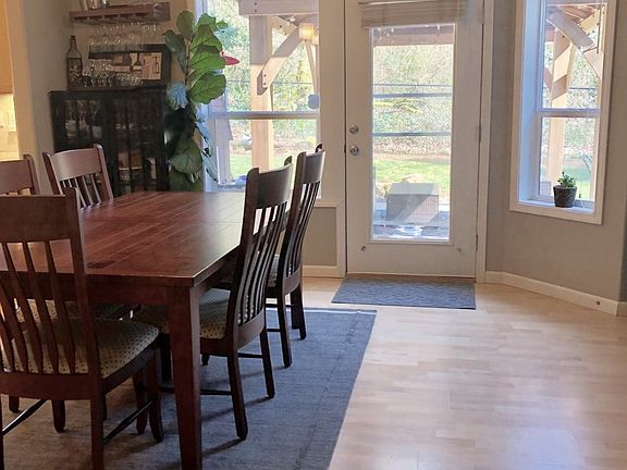 3rd image of 1409 SE 97th Ave