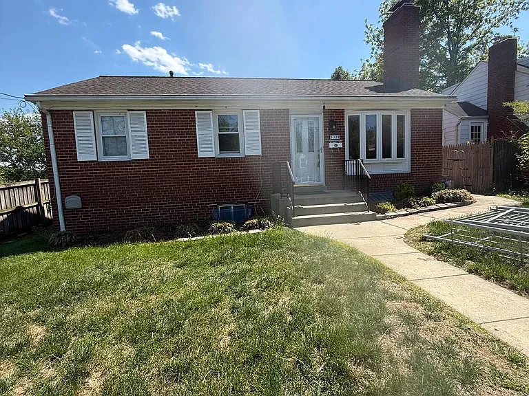 409 McArthur Dr — Photo 3