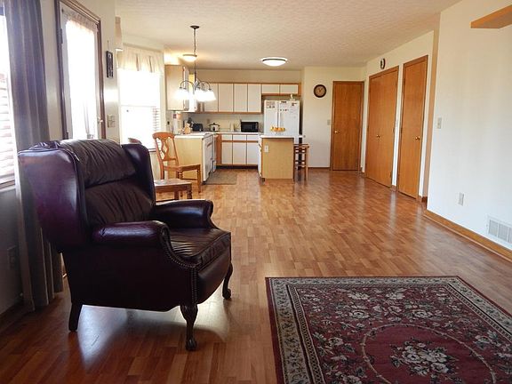 5th image of 4424 Knickel Dr