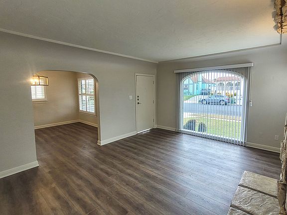 4th image of 1857 W 70th St