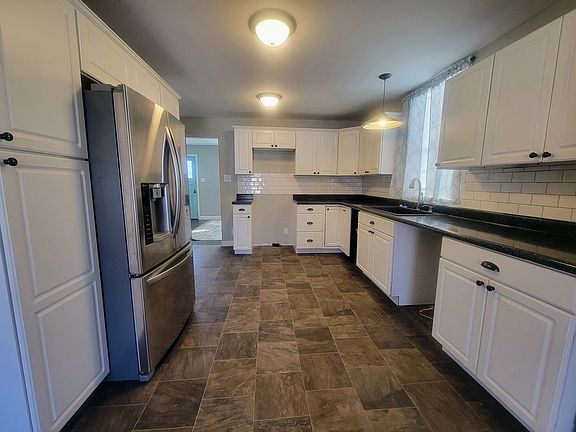 4th image of 4619 New Rose Ave