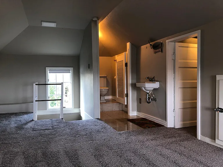 Apartment F Loft Bedroom 2