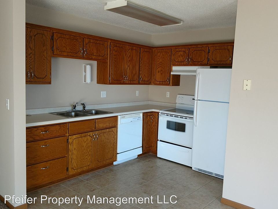 2nd image of 812 6th Ave NE APT 1