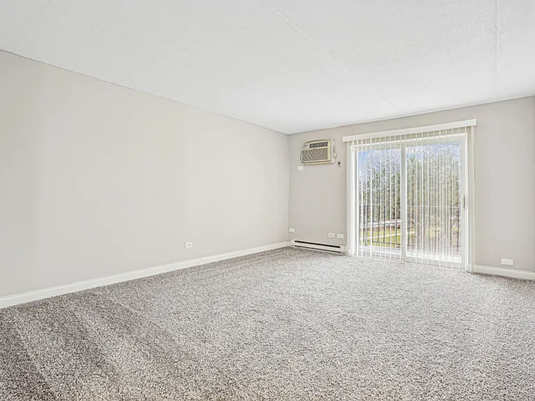Medinah Terrace Apartments — Photo 9
