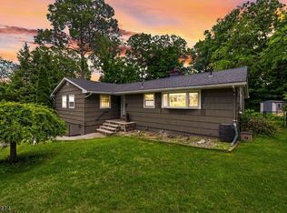 128 Upper High Crest Dr, West Milford Twp., NJ 07480