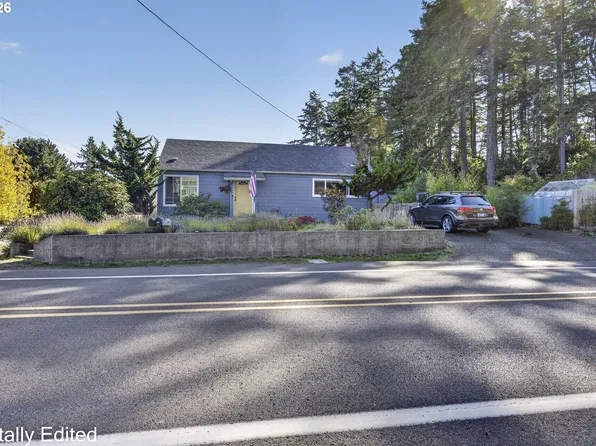 844 Rhododendron Dr, Florence, OR 97439