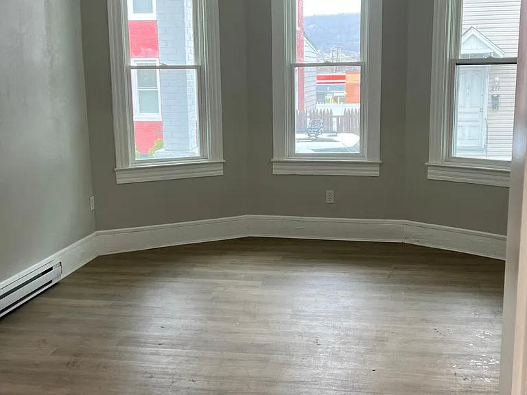 618 Elm St — Photo 2