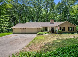 18916 N Fruitport Rd, Spring Lake, MI 49456