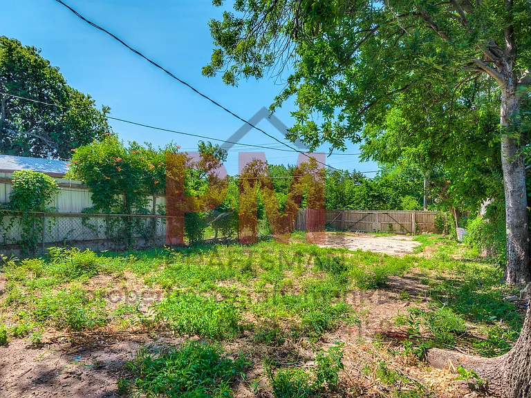 1226 NW 8th St — Photo 52