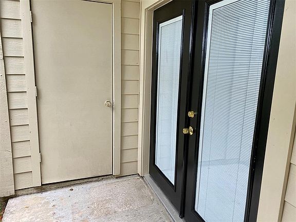 3rd image of 2121 El Paseo St APT 2105