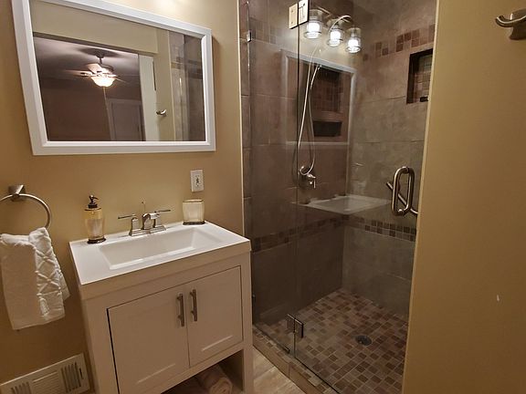 5th image of 128 Apple Blossom Ln