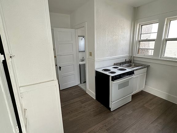 5th image of 27 Duane Ave #1