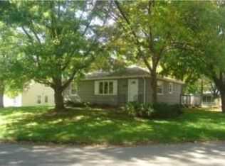 16225 Tonkaway Rd, Minnetonka, MN 55345