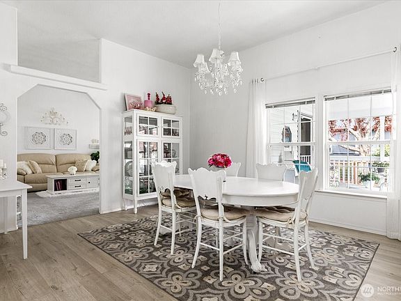 3rd image of 2705 Silver Crest Court
