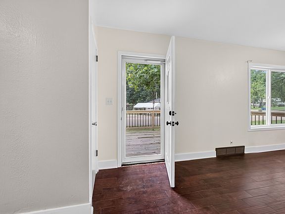 4th image of 1615 Dorothy St