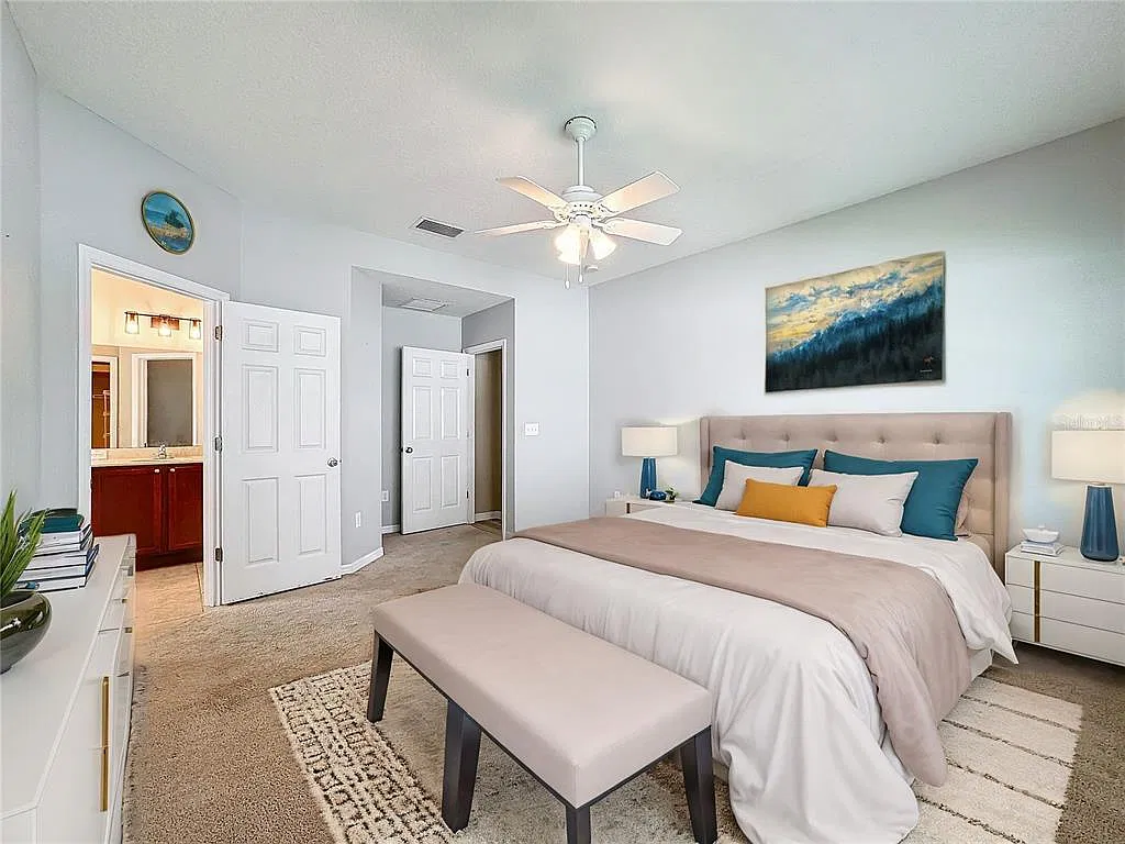 3 bed, 2.0 bath, 2186 sqft, $2,700 — Photo 3
