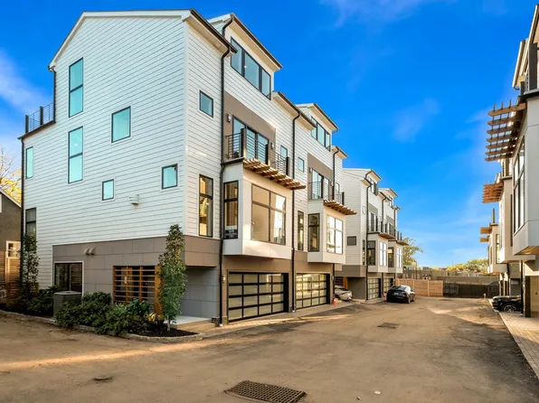 4 Clear Springs Ct, Doylestown, PA 18901