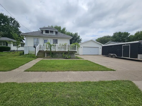 2606 Lucas St, Muscatine, IA 52761