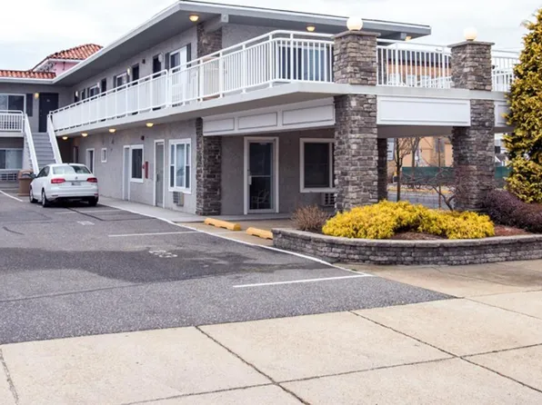 900 Wesley Ave #207, Ocean City, NJ 08226