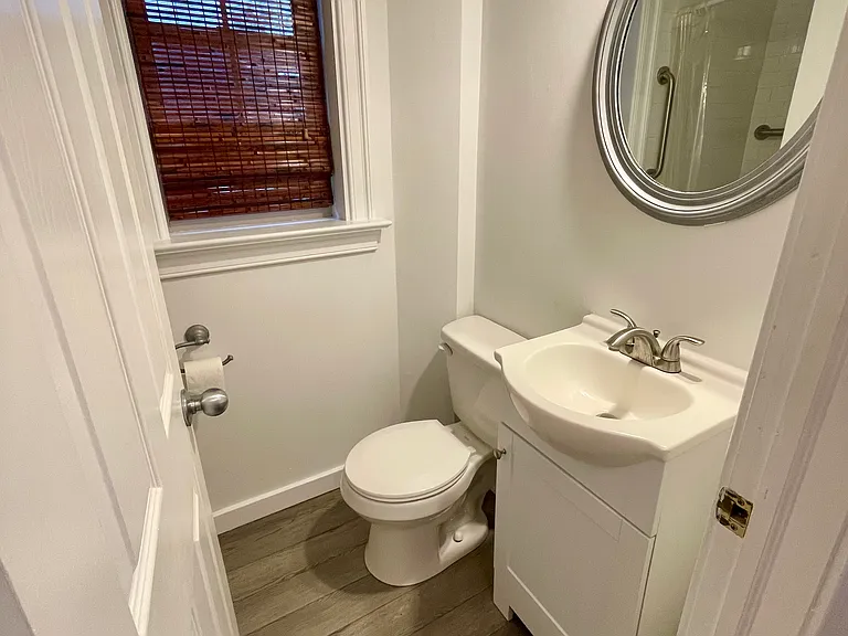 207 Main St #1R — Photo 7