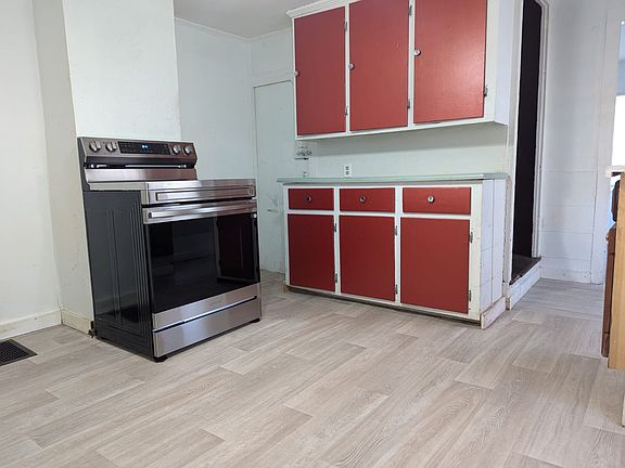 4th image of 312 W Gray St