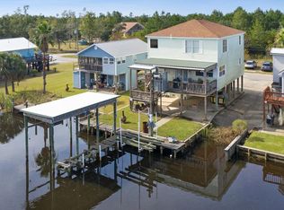 718 Primrose Dr, Bay Saint Louis, MS 39520