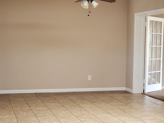 3rd image of 1719 E Gaylon Dr